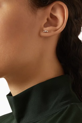Diamond Curve Single Earring in 18kt White Gold