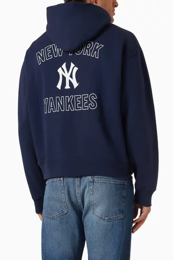 كنزة بغطاء رأس بطبعة بشعار Yankees‏ مقوسة قطن