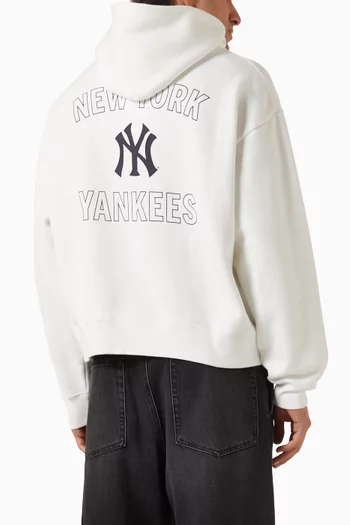 كنزة بغطاء رأس بطبعة بشعار Yankees‏ مقوسة قطن