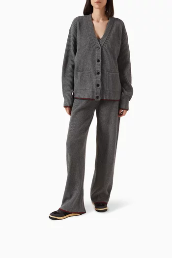 سنيكرز سكرينر بشعار حرفي GG مخمل