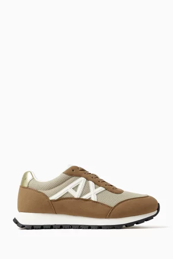 سنيكرز دروب بشعار الماركة على الجانب شمواه صناعي وقماش شبكي