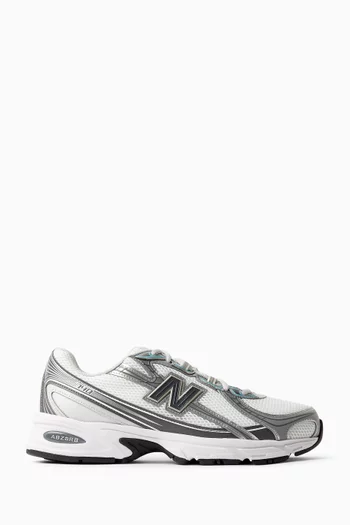 740 Sneakers
