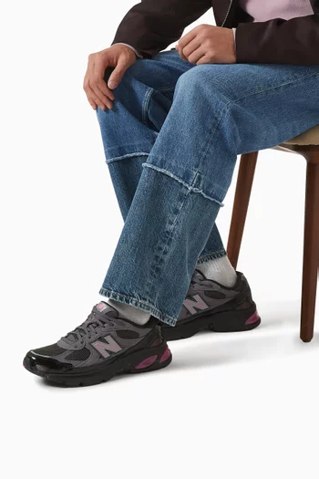 2010 Sneakers in Mesh & Nubuck