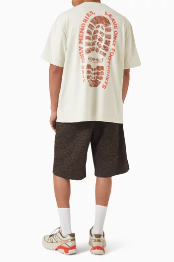 Footprints Pigment Dyed T-shirt in Cotton-jersey