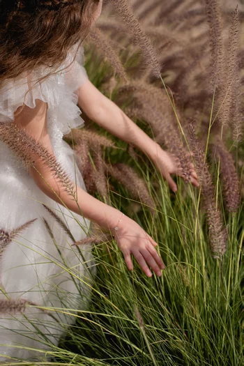 سوار جريجري بتصميم زهرة أقحوان ذهب عيار 18