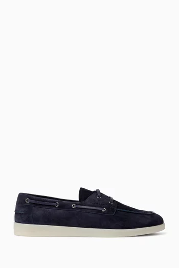 Laced Boat Shoes in Suede