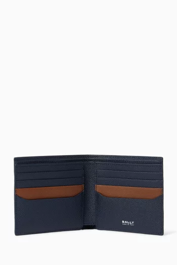 Essential Bifold Wallet in Grained Leather