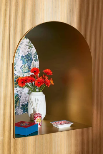 Jungle Parrot Charger Tray in Porcelain, 19.5 x 15.5cm