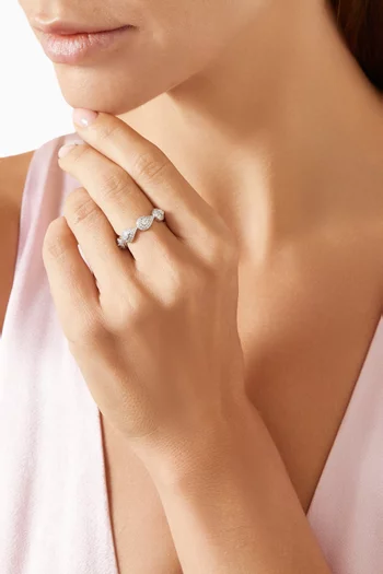 Diamond Ring in 18kt White Gold