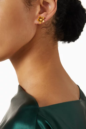The Daisy Stud Earrings in Gold-plated Brass
