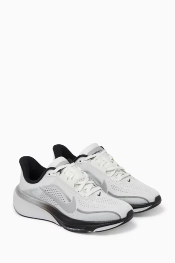 Air Zoom Pegasus 42 Sneakers in Mesh