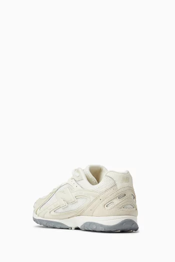 204L Sneakers