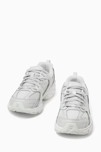 530 Sneakers in Mesh