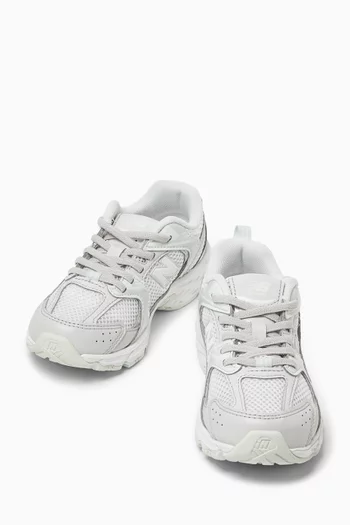 530 Sneakers in Mesh