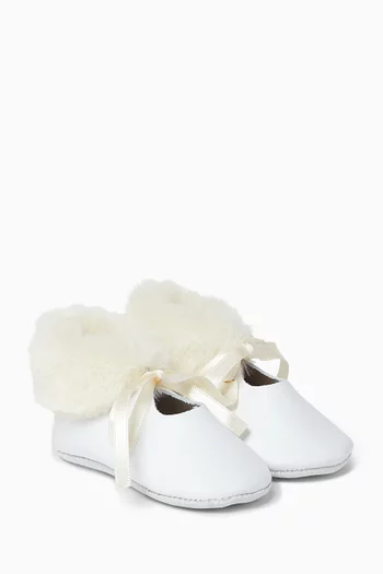 Bow-tie Booties