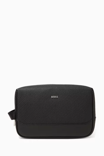 Toiletry Case in Leather