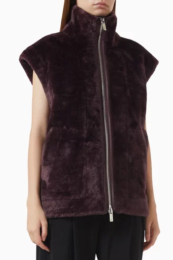 Stand-collar Gilet in Faux Shearling