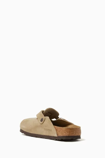 Boston Leve Clogs in Suede
