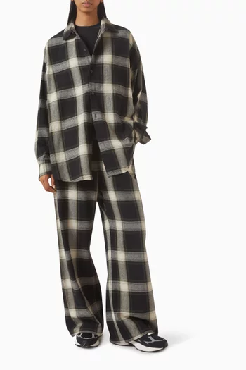Button-up Shirt in Flannel