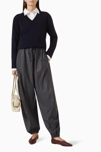 V-neck Sweater in Merino Wool