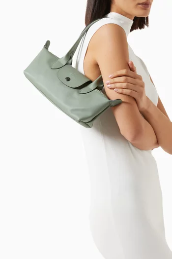 Medium Le Pliage Xtra Shoulder Bag in Leather