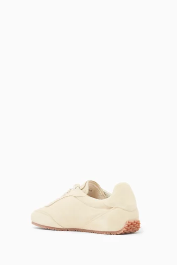 Daze Runner Sneakers in Suede