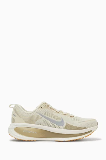 Vomero 18 Sneakers in Mesh