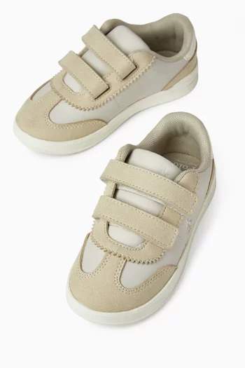 Hollis EZ Sneakers