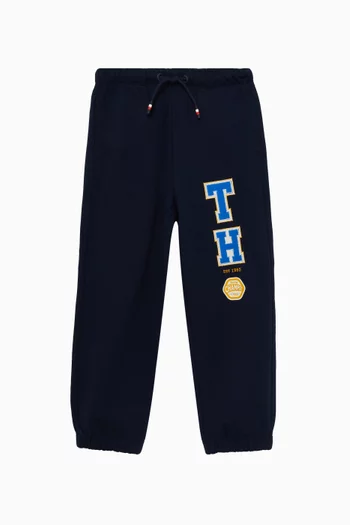 بنطال رياضي برقعة شعار الماركة بتصميم جامعي قطن