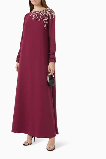 قفطان مزين بتطريزات