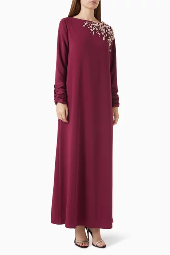 قفطان مزين بتطريزات