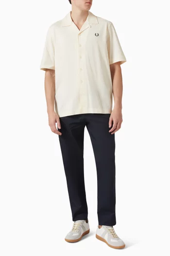 قميص بياقة مبطنة قماش شبكي مضغوط