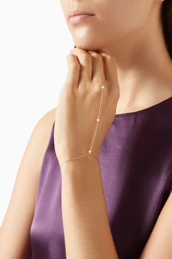 Pearl Hand Chain in 18kt Gold