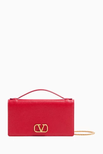 VLogo Signature Chain Wallet in Grained Calfskin