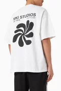 أبيض