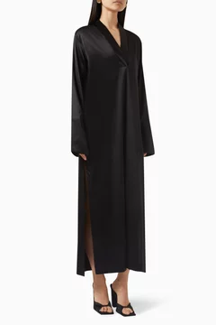 أسود
