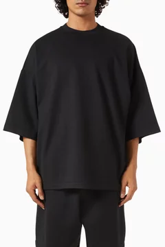 أسود