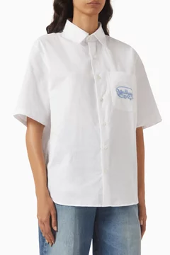 أبيض