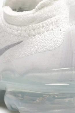 Buy Nike White Air Vapormax 2023 Sneakers in Flyknit For Women Online Ounass Bahrain