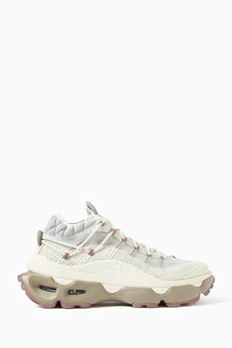 Buy Nike Green Air Max Venture Sneakers in Flyknit For Women Online Ounass Bahrain