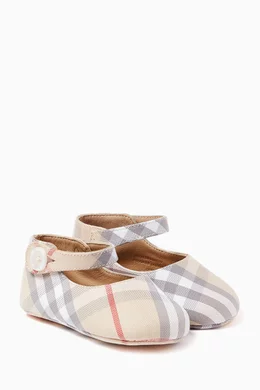 Burberry shoes flats 2025