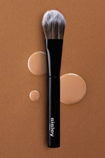hover state of Fluid Foundation Brush