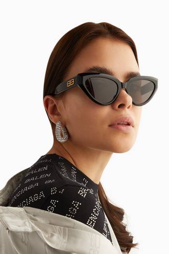 hover state of Logo-detail Cat-eye Sunglasses in Recycled Acetate