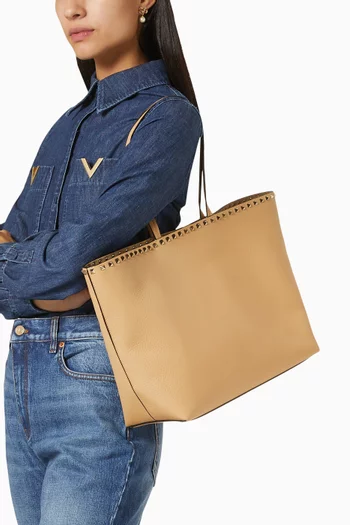 Valentino Garavani Medium  Grainy Rockstud Tote Bag in Leather