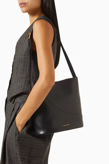 Medium Nova Bucket Bag in Calf Leather