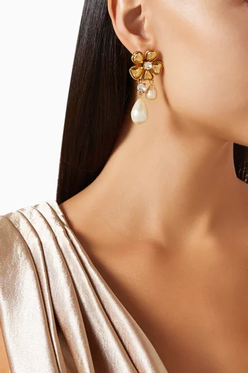 Asymmetrical Pearl Earrings in Metal