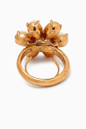 Pearly Daisy Ring in Metal