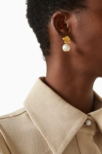 Begonia Pearl Earrings in 14kt Gold-plated Brass