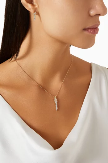 Bar-shaped Diamond Pendant Necklace in 18kt Gold
