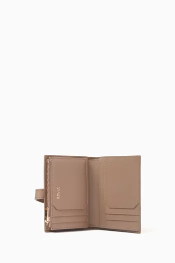 Lock Me Bifold Wallet in Grained Leather